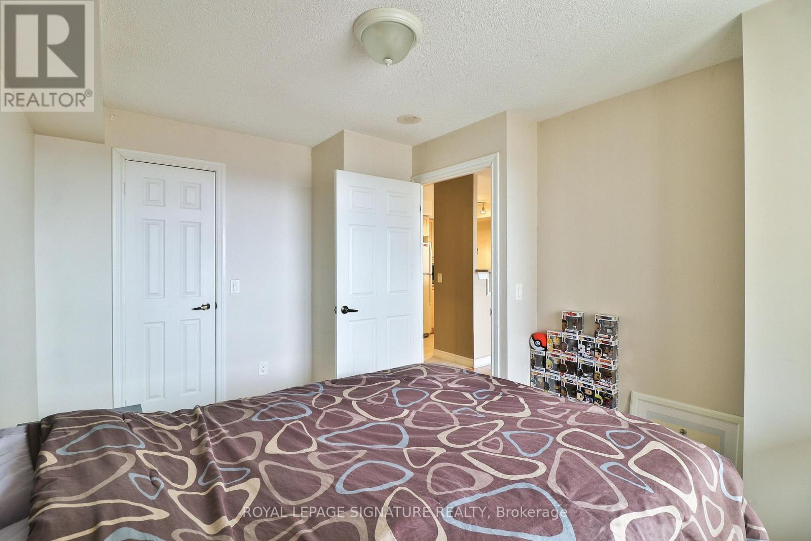 2021 - 700 Humberwood Boulevard, Toronto, Ontario  M9W 7J4 - Photo 26 - W12893682