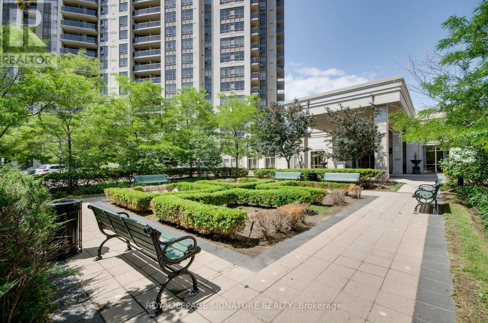 2021 - 700 Humberwood Boulevard, Toronto, Ontario  M9W 7J4 - Photo 3 - W12893682