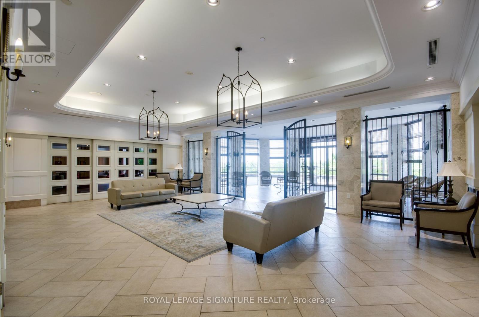 2021 - 700 Humberwood Boulevard, Toronto, Ontario  M9W 7J4 - Photo 5 - W12893682