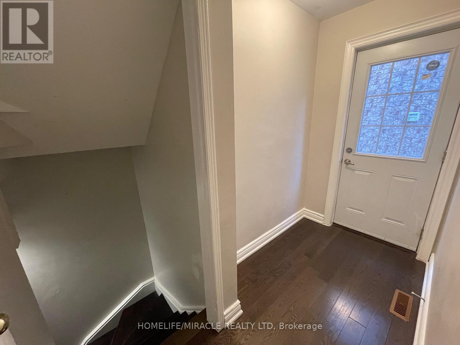 5547 Wheatland Court, Mississauga, Ontario  L5V 2E4 - Photo 14 - W12893734