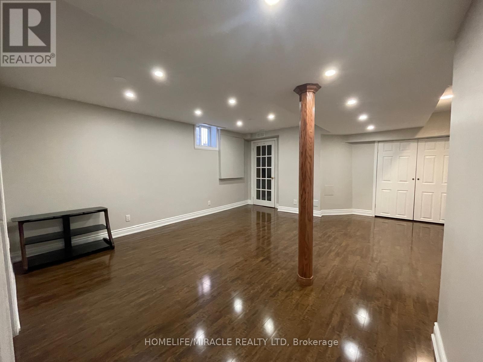 5547 Wheatland Court, Mississauga, Ontario  L5V 2E4 - Photo 3 - W12893734