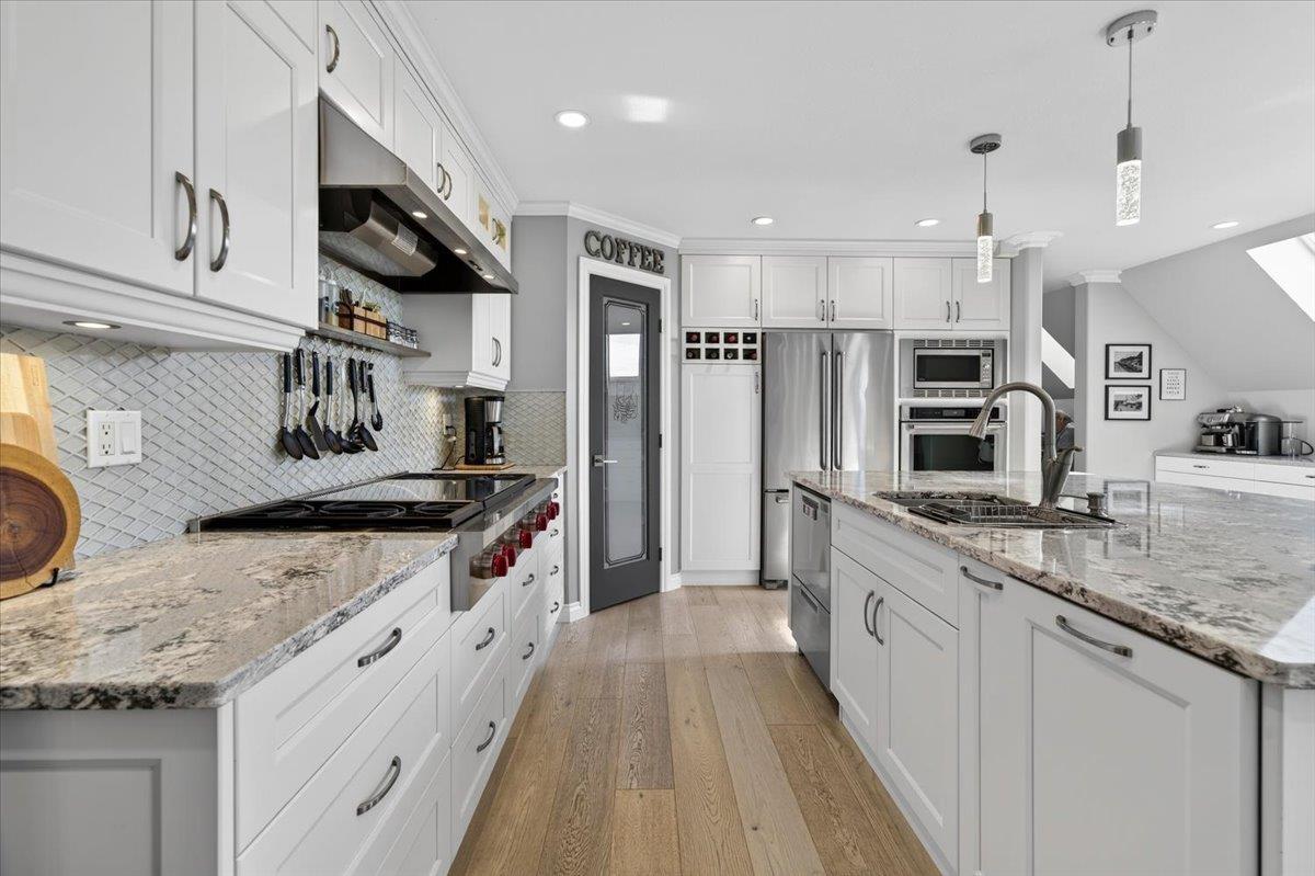 927 Kent Street, White Rock, British Columbia  V4B 4S9 - Photo 5 - R3100709