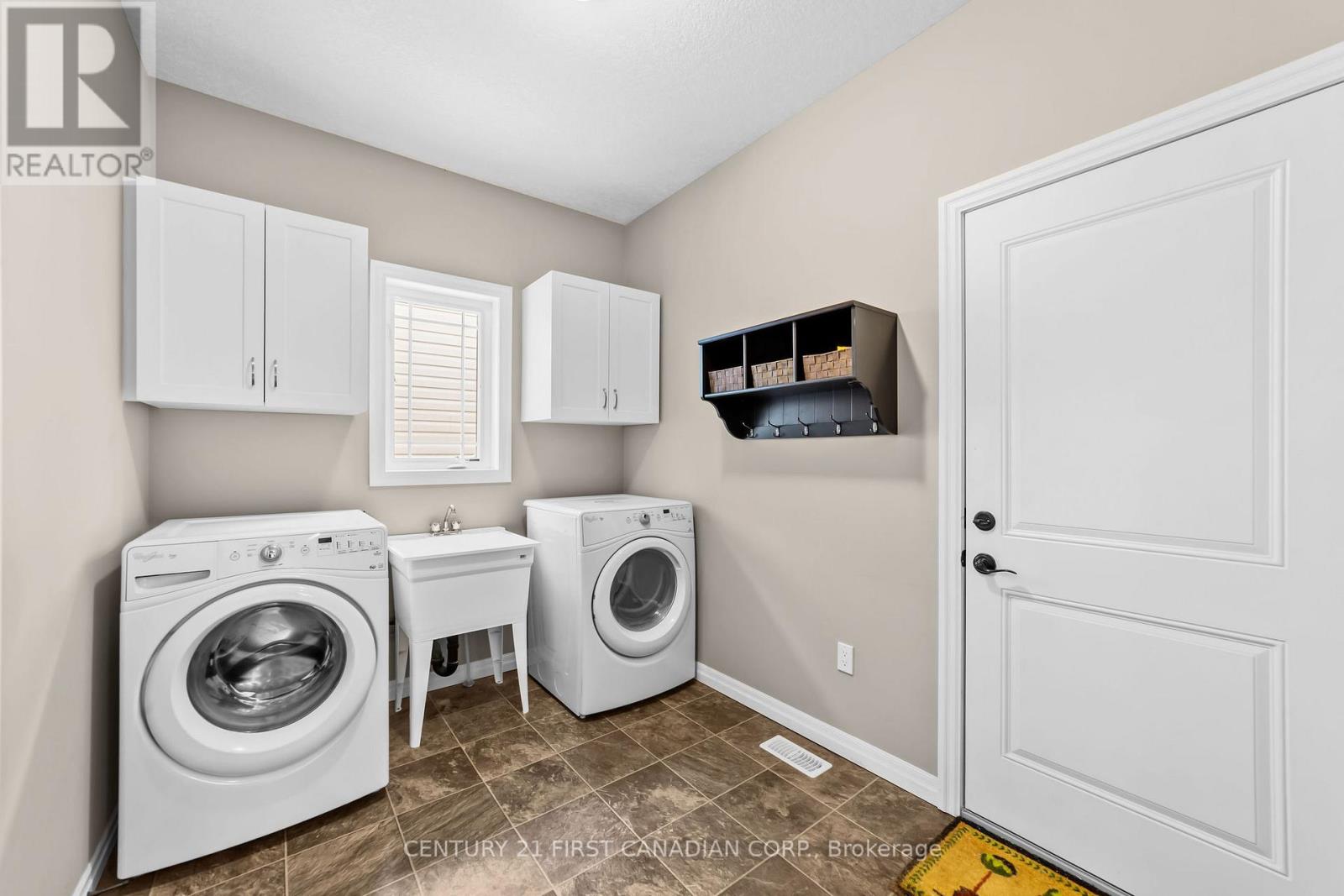 Photo 14 of 37 for 272 Walnut Street