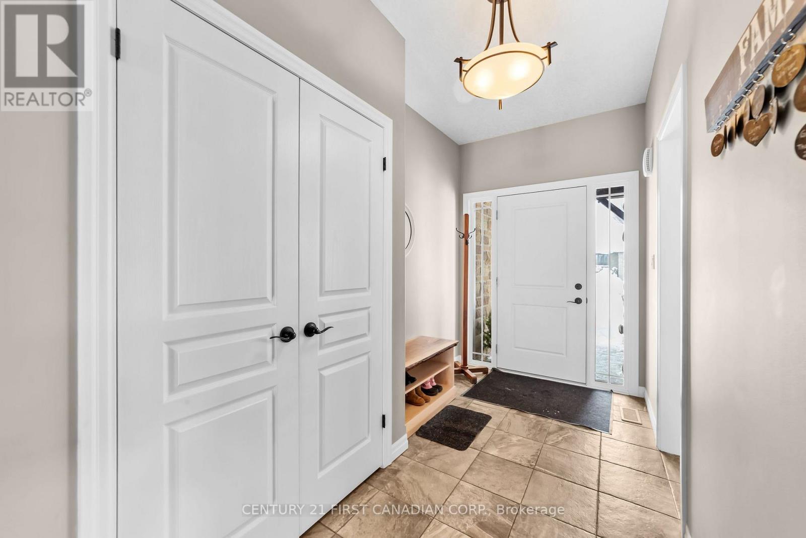 Photo 2 of 37 for 272 Walnut Street