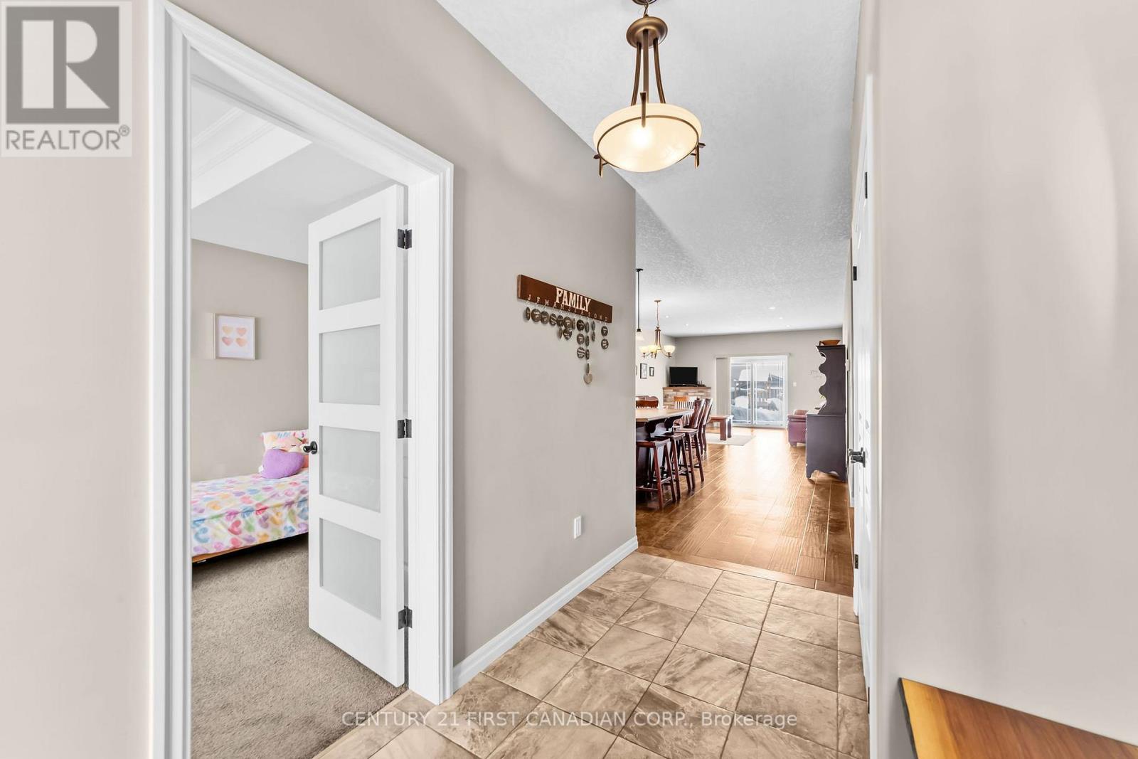 Photo 3 of 37 for 272 Walnut Street