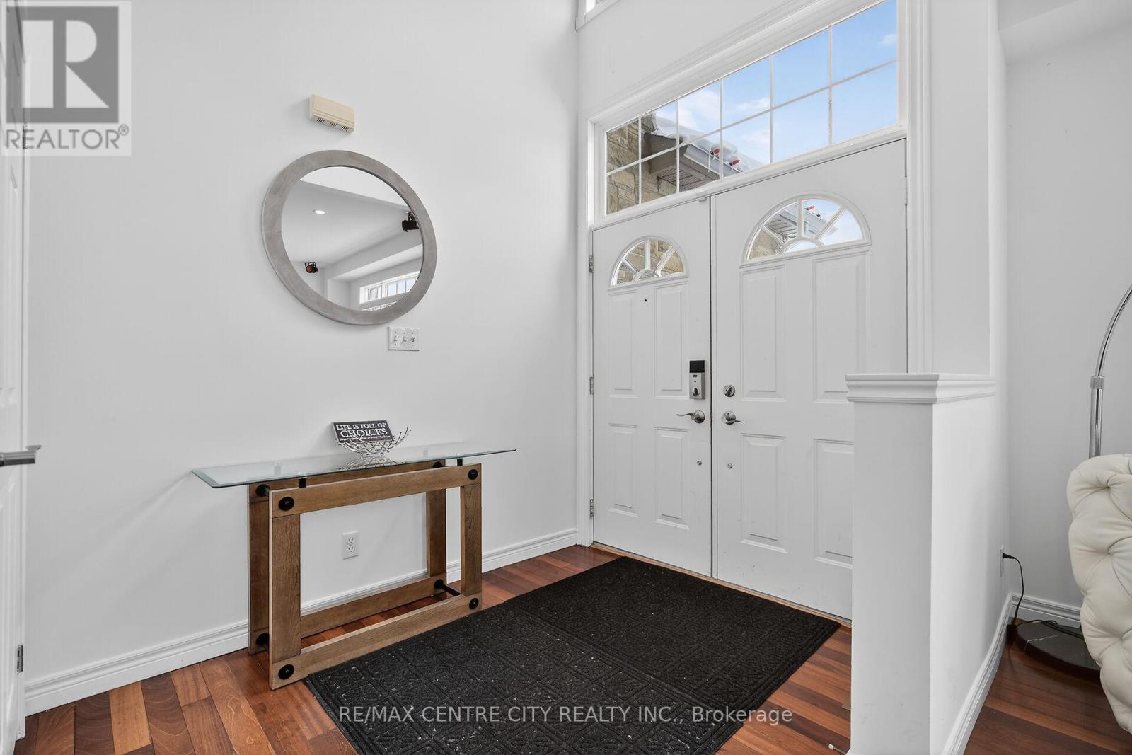 1260 Birchwood Drive, London South, Ontario  N6K 5C2 - Photo 2 - X12893756