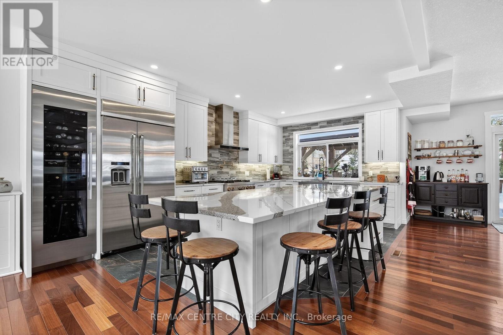 1260 Birchwood Drive, London South, Ontario  N6K 5C2 - Photo 5 - X12893756