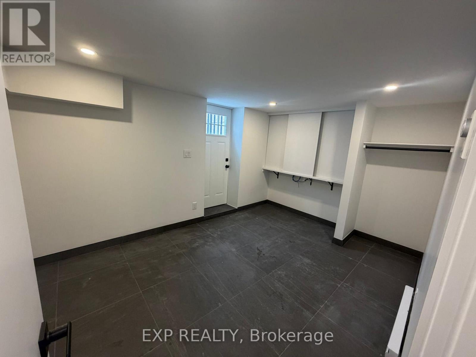 3 - 813 Norton Avenue, Ottawa, Ontario  K2B 5P5 - Photo 2 - X12893770