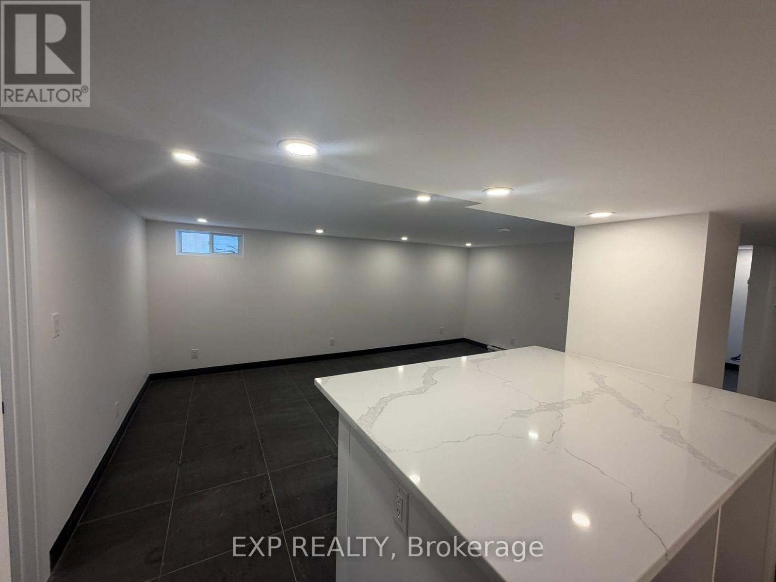 3 - 813 Norton Avenue, Ottawa, Ontario  K2B 5P5 - Photo 5 - X12893770