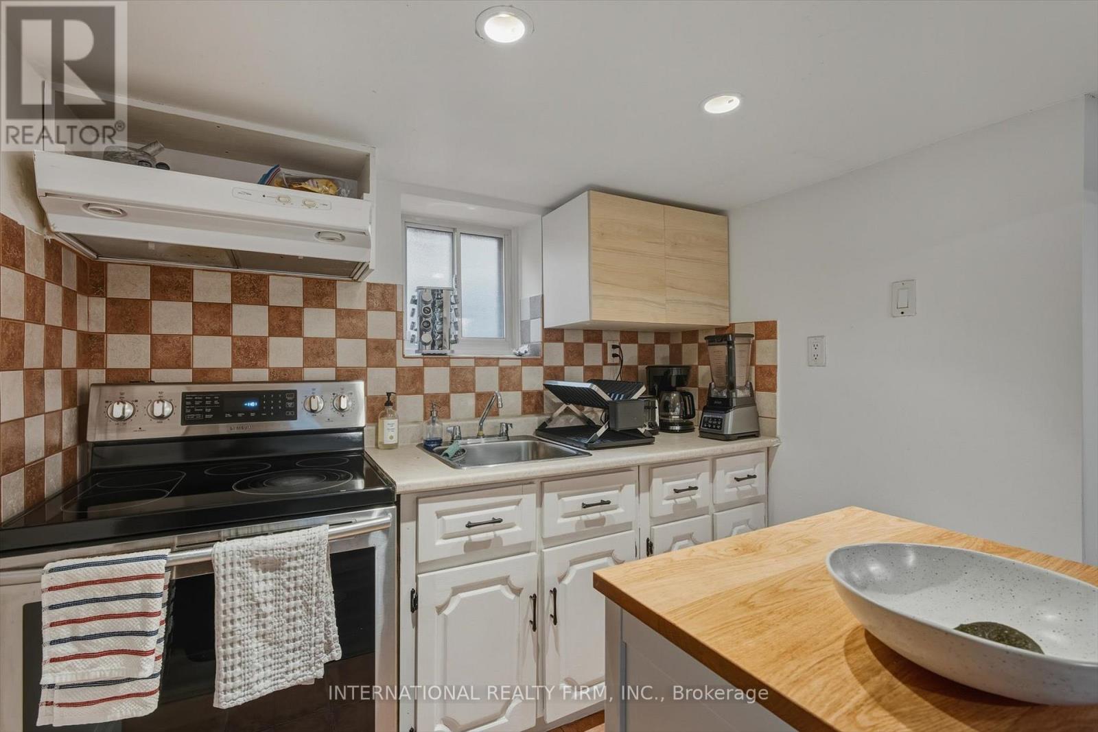 47 Via Italia, Toronto, Ontario  M6H 3R4 - Photo 11 - W12740936