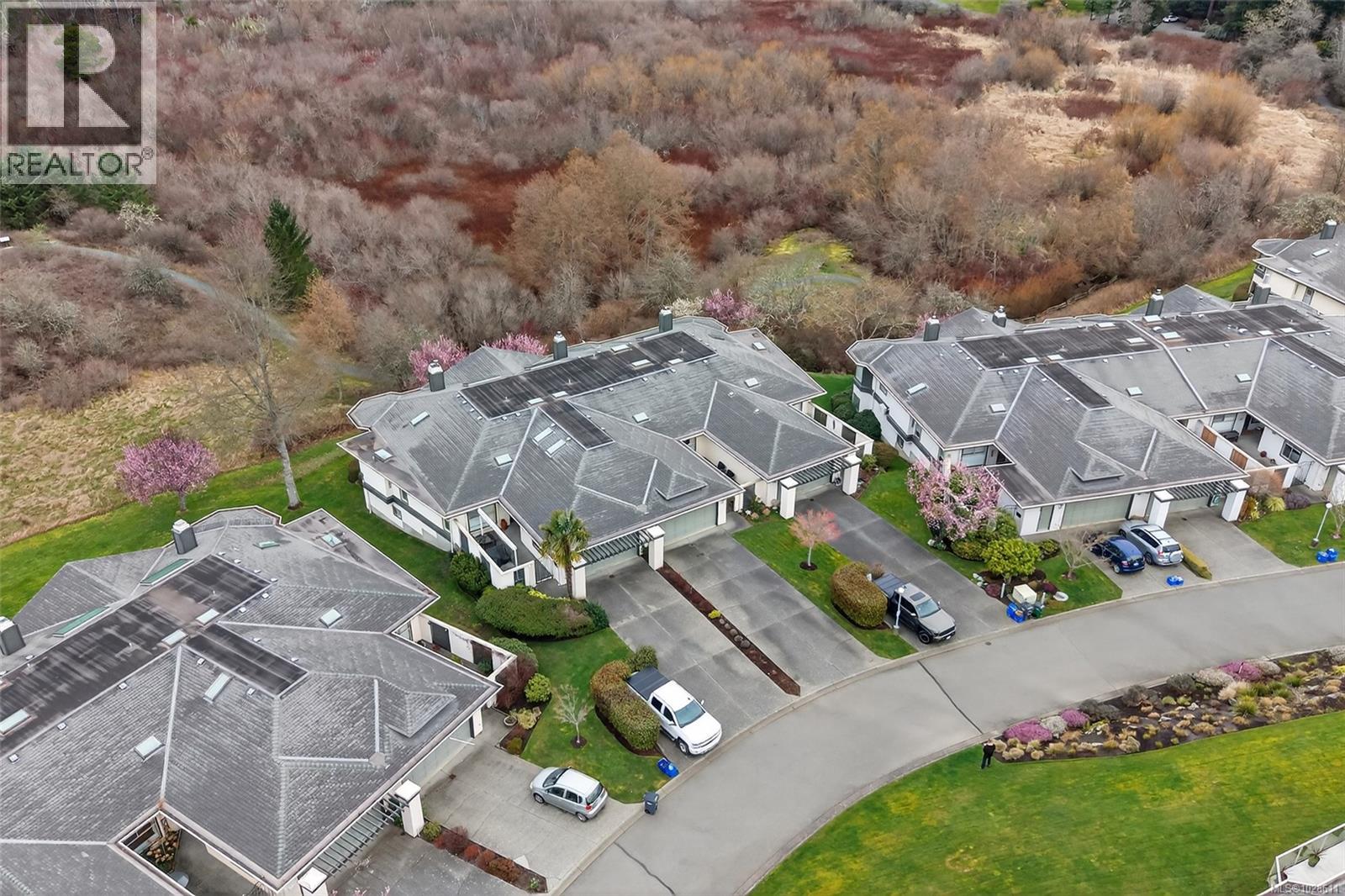 11 4360 Emily Carr Dr, Saanich, British Columbia  V8X 4Y4 - Photo 48 - 1028611