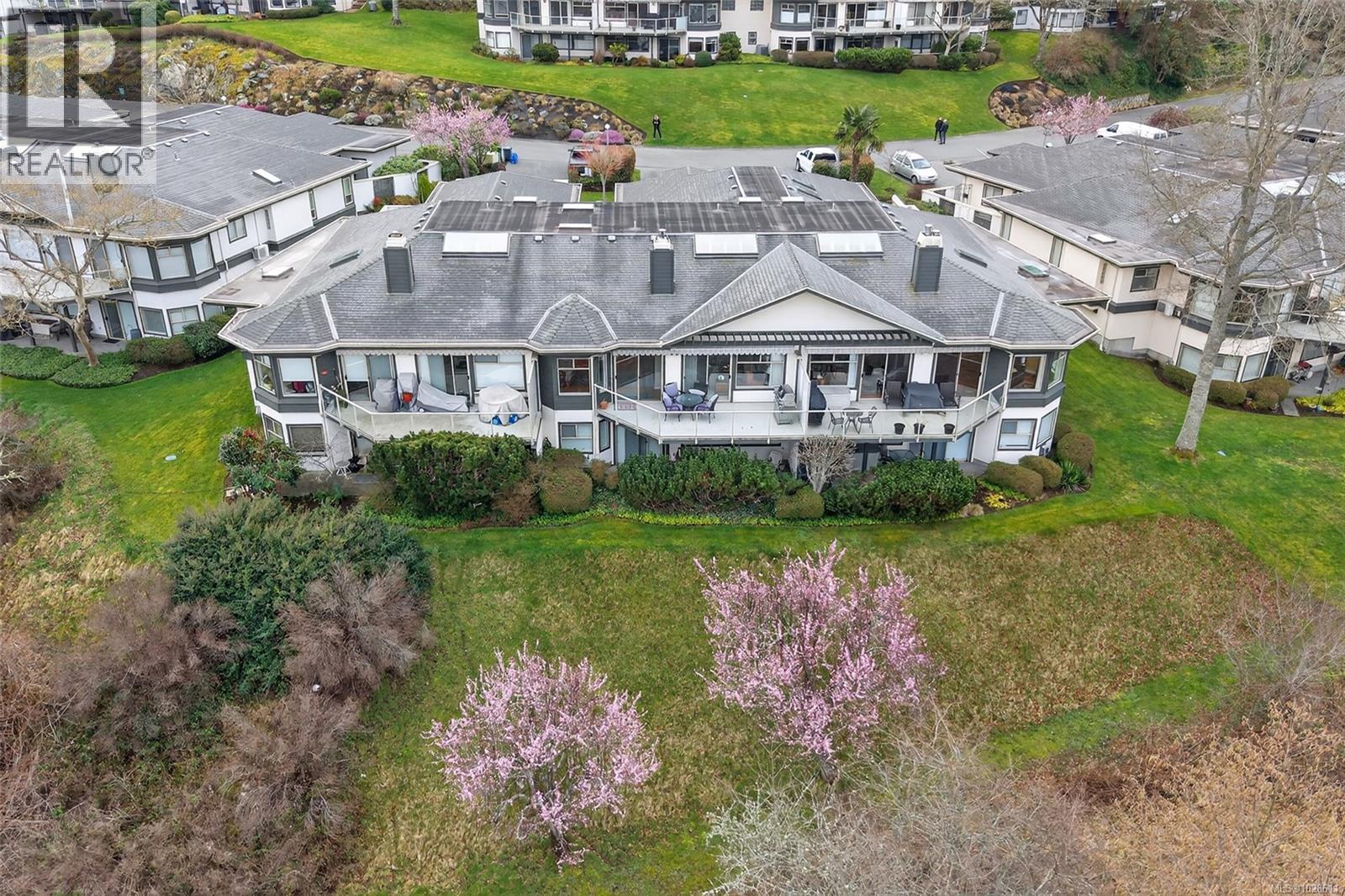 11 4360 Emily Carr Dr, Saanich, British Columbia  V8X 4Y4 - Photo 53 - 1028611