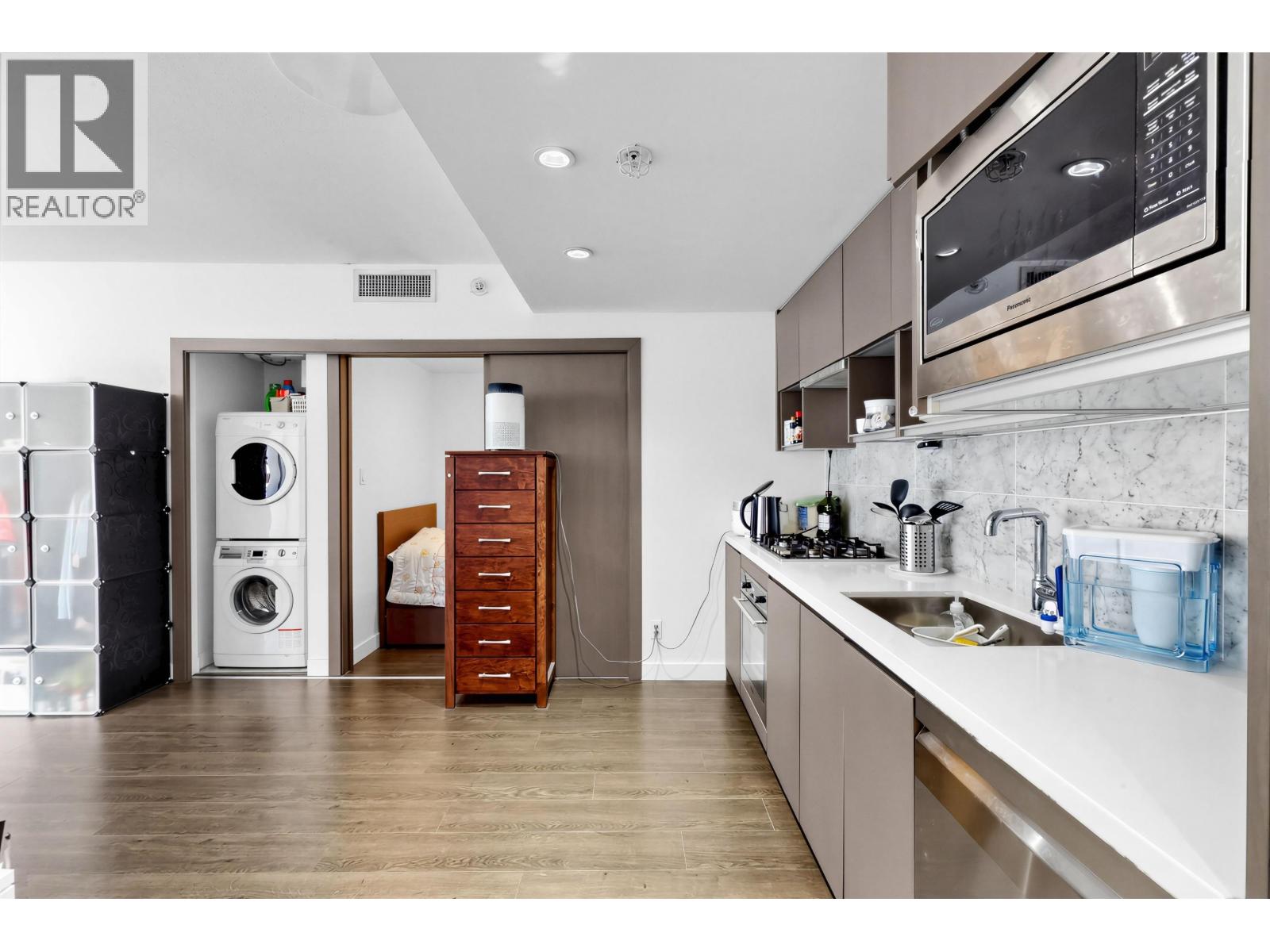 351 38 Smithe Street, Vancouver, British Columbia  V6B 0P3 - Photo 7 - R3100021