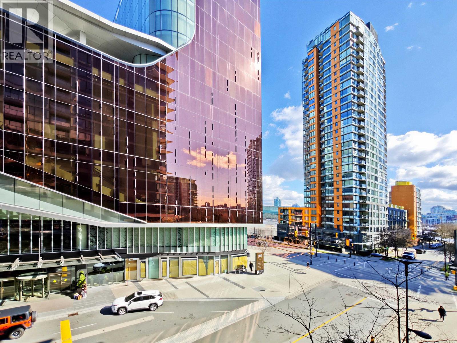 351 38 SMITHE STREET, Vancouver, British Columbia