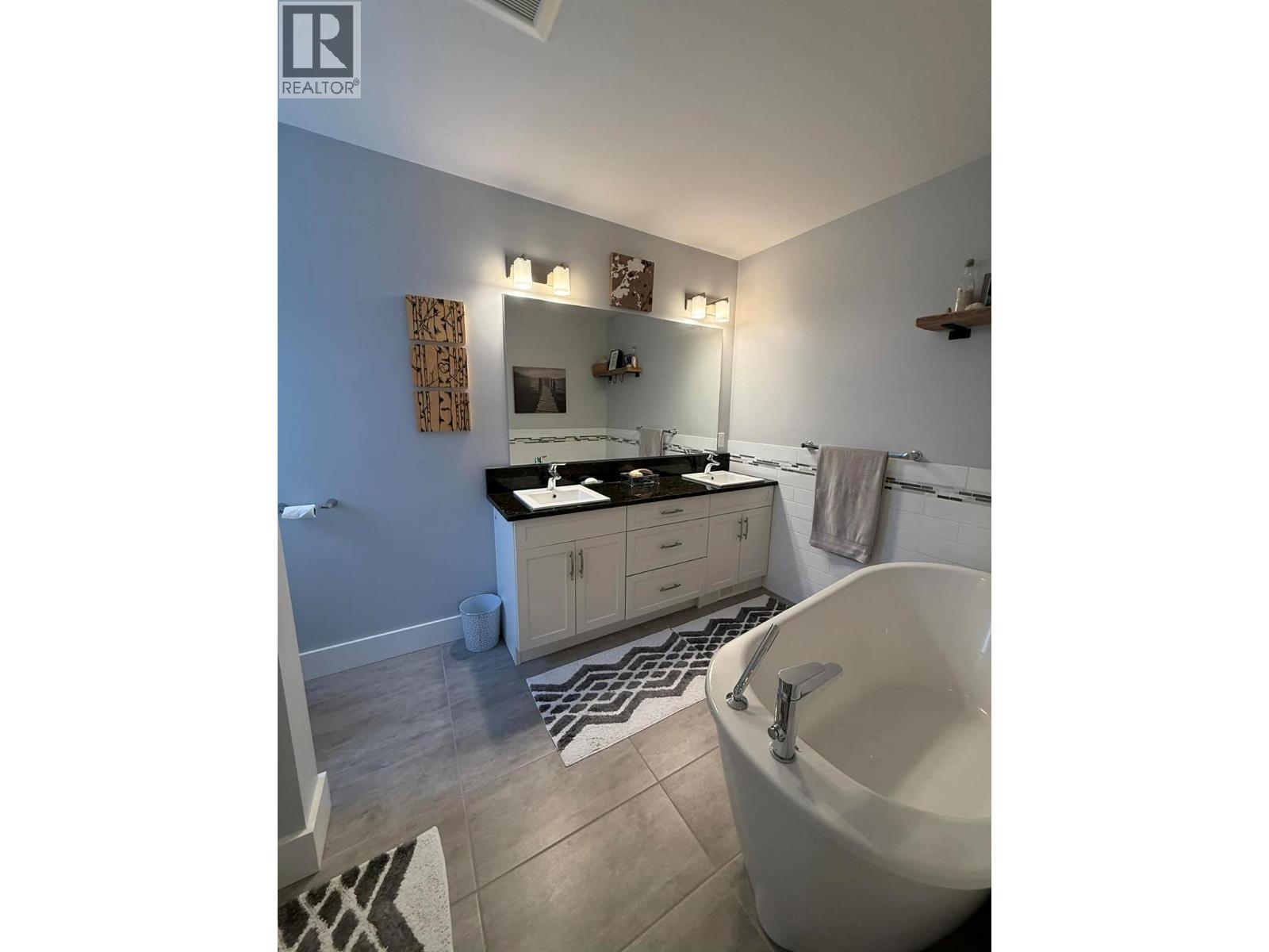 3583 14th Avenue, Castlegar, British Columbia  V1N 4J2 - Photo 34 - 10379202