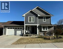 3583 14th Avenue, Castlegar, British Columbia