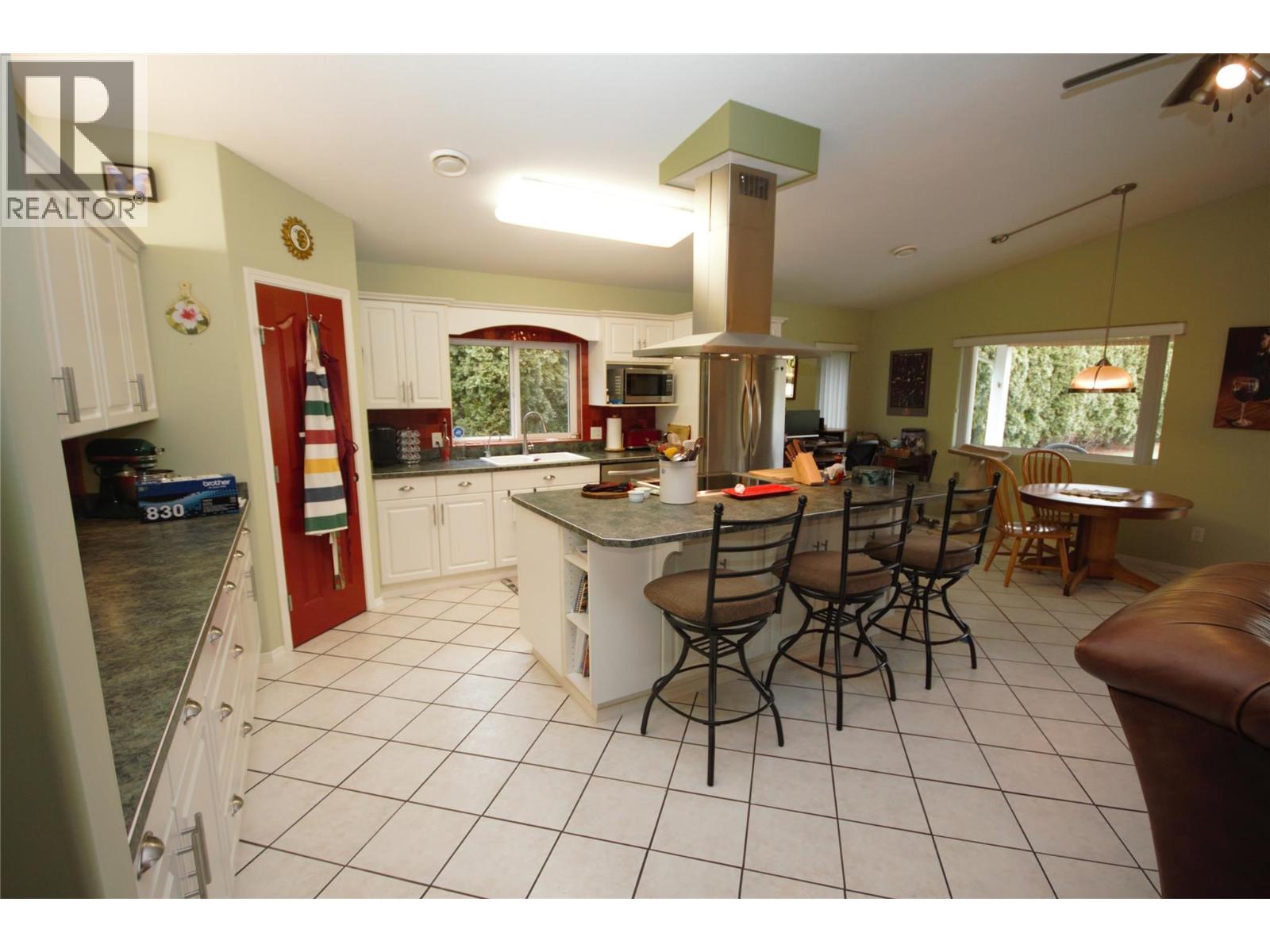 5226 Haynes Road, Oliver, British Columbia  V0H 1T1 - Photo 10 - 10379841