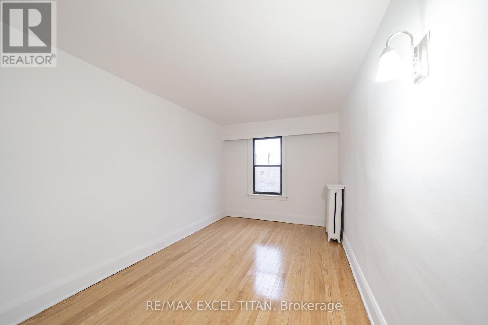 39 - 4 Kingston Road, Toronto (Woodbine Corridor), Ontario  M4L 2S4 - Photo 2 - E12893784