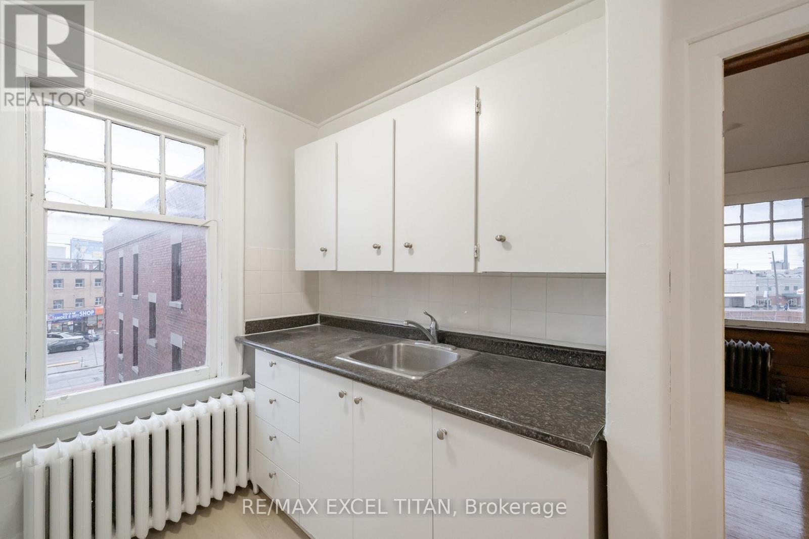 39 - 4 Kingston Road, Toronto (Woodbine Corridor), Ontario  M4L 2S4 - Photo 8 - E12893784