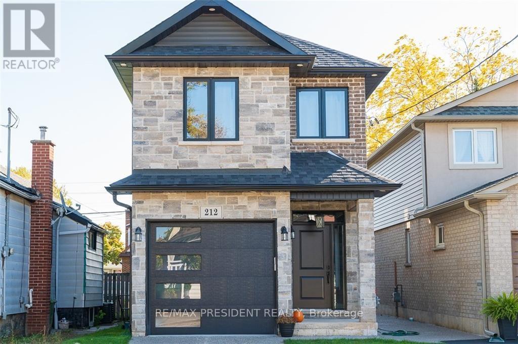 212 Weir Street N, Hamilton, Ontario  L8H 5G3 - Photo 2 - X12893762