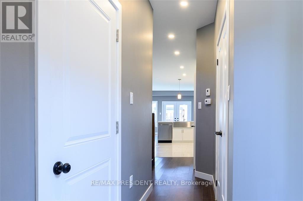 212 Weir Street N, Hamilton, Ontario  L8H 5G3 - Photo 8 - X12893762