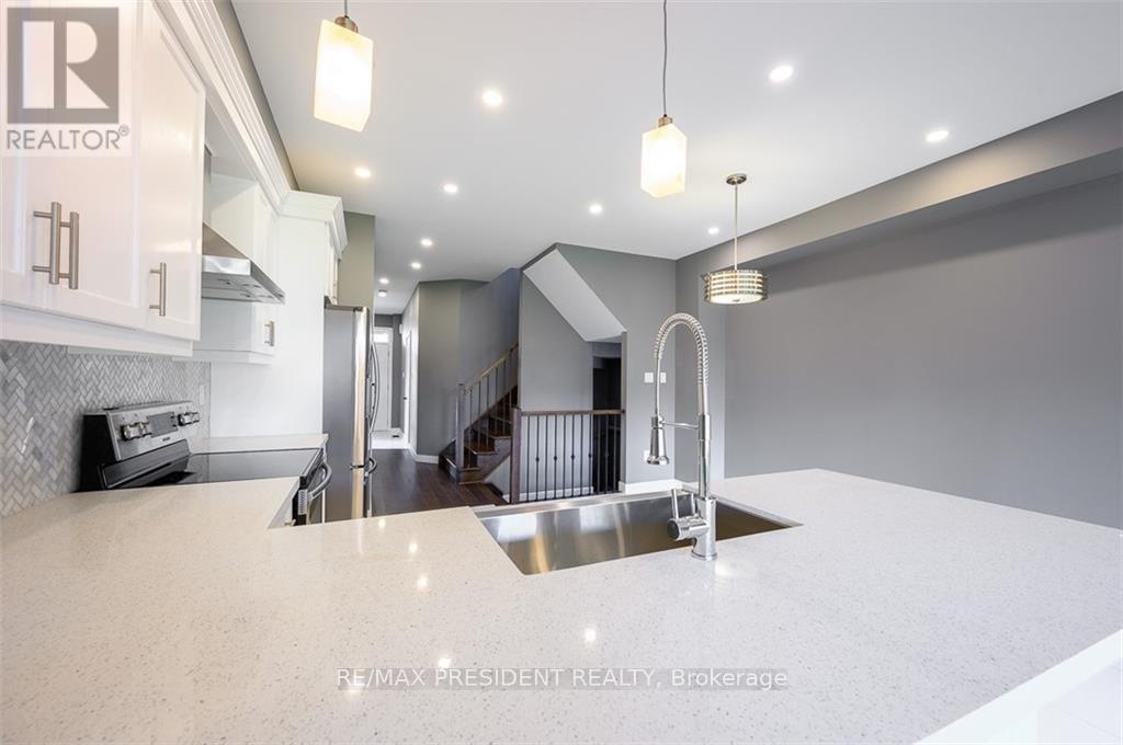 212 Weir Street N, Hamilton, Ontario  L8H 5G3 - Photo 9 - X12893762