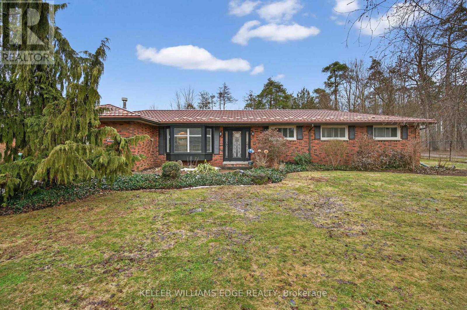 484 11th Concession Road E, Hamilton, Ontario  L8B 1J1 - Photo 3 - X12893766