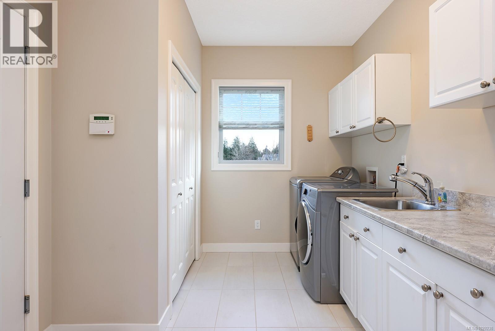 447 Gardener Way, Comox, British Columbia  V9M 0B4 - Photo 16 - 1029238