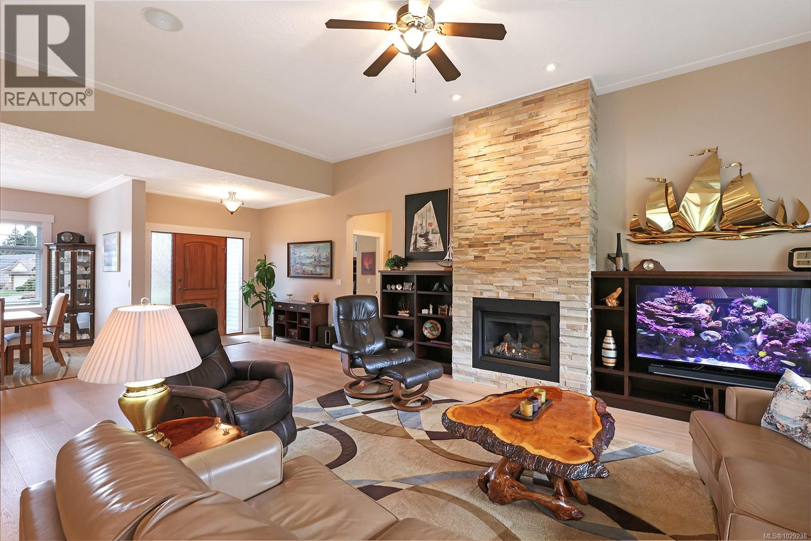 447 Gardener Way, Comox, British Columbia  V9M 0B4 - Photo 4 - 1029238