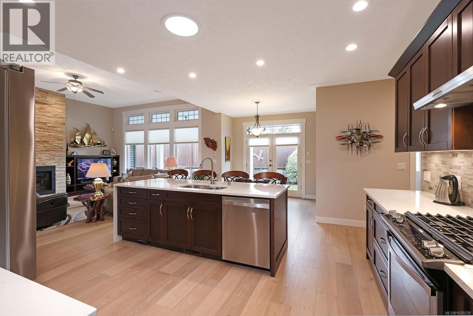 447 Gardener Way, Comox, British Columbia  V9M 0B4 - Photo 12 - 1029238