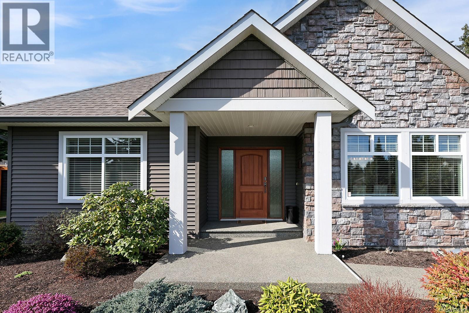 447 Gardener Way, Comox, British Columbia  V9M 0B4 - Photo 2 - 1029238