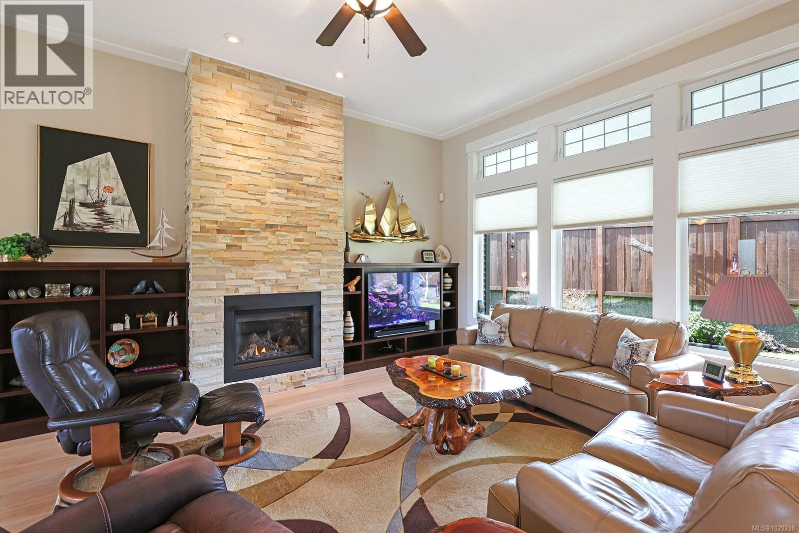 447 Gardener Way, Comox, British Columbia  V9M 0B4 - Photo 3 - 1029238