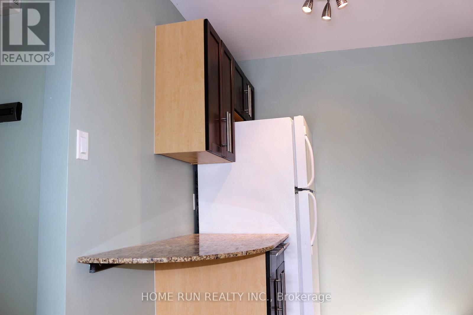 1000 Debra Avenue, Ottawa, Ontario  K2C 0J4 - Photo 6 - X12893832