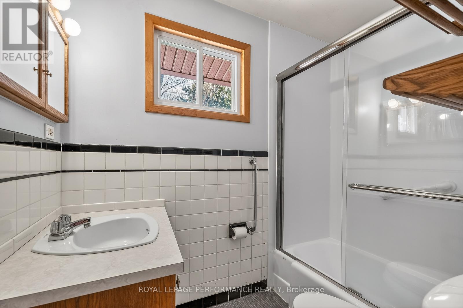 1132 Adirondack Drive, Ottawa, Ontario  K2C 2V1 - Photo 19 - X12893852