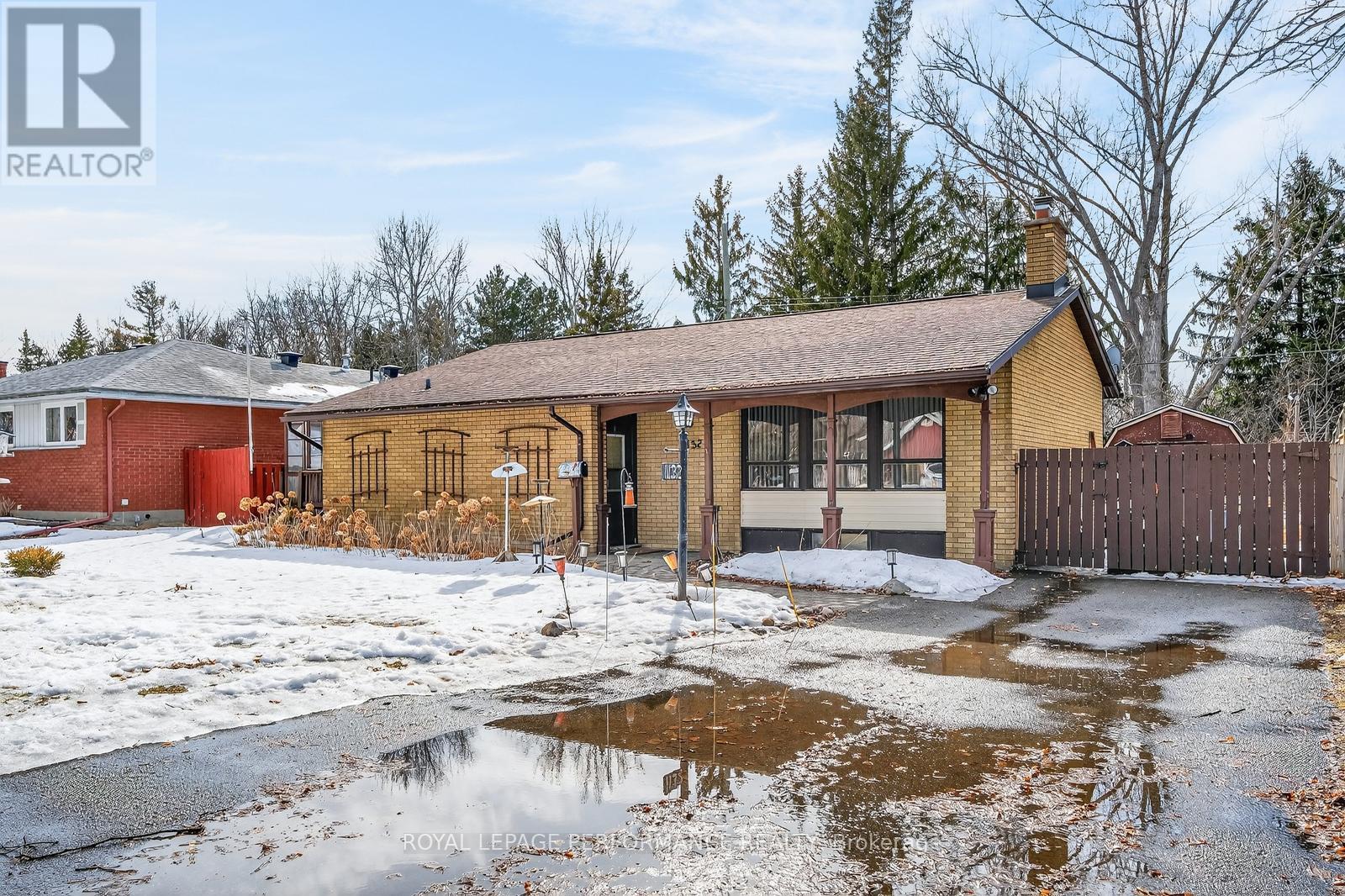 1132 Adirondack Drive, Ottawa, Ontario  K2C 2V1 - Photo 3 - X12893852