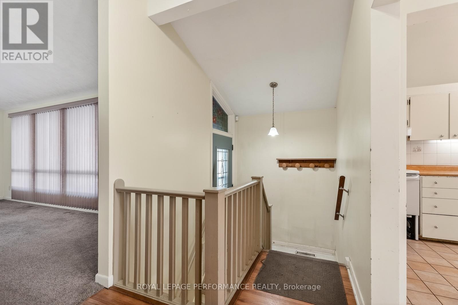 1132 Adirondack Drive, Ottawa, Ontario  K2C 2V1 - Photo 6 - X12893852