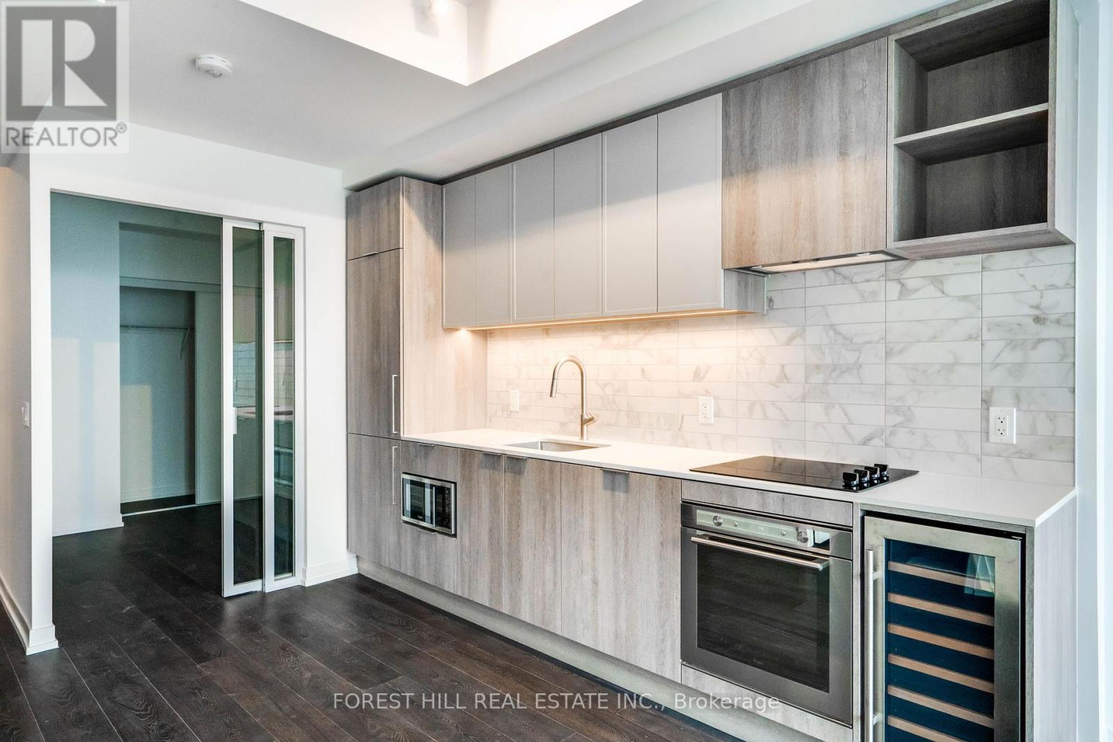 833 - 2020 Bathurst Street, Toronto (Forest Hill South), Ontario  M5P 0A6 - Photo 5 - C12893796