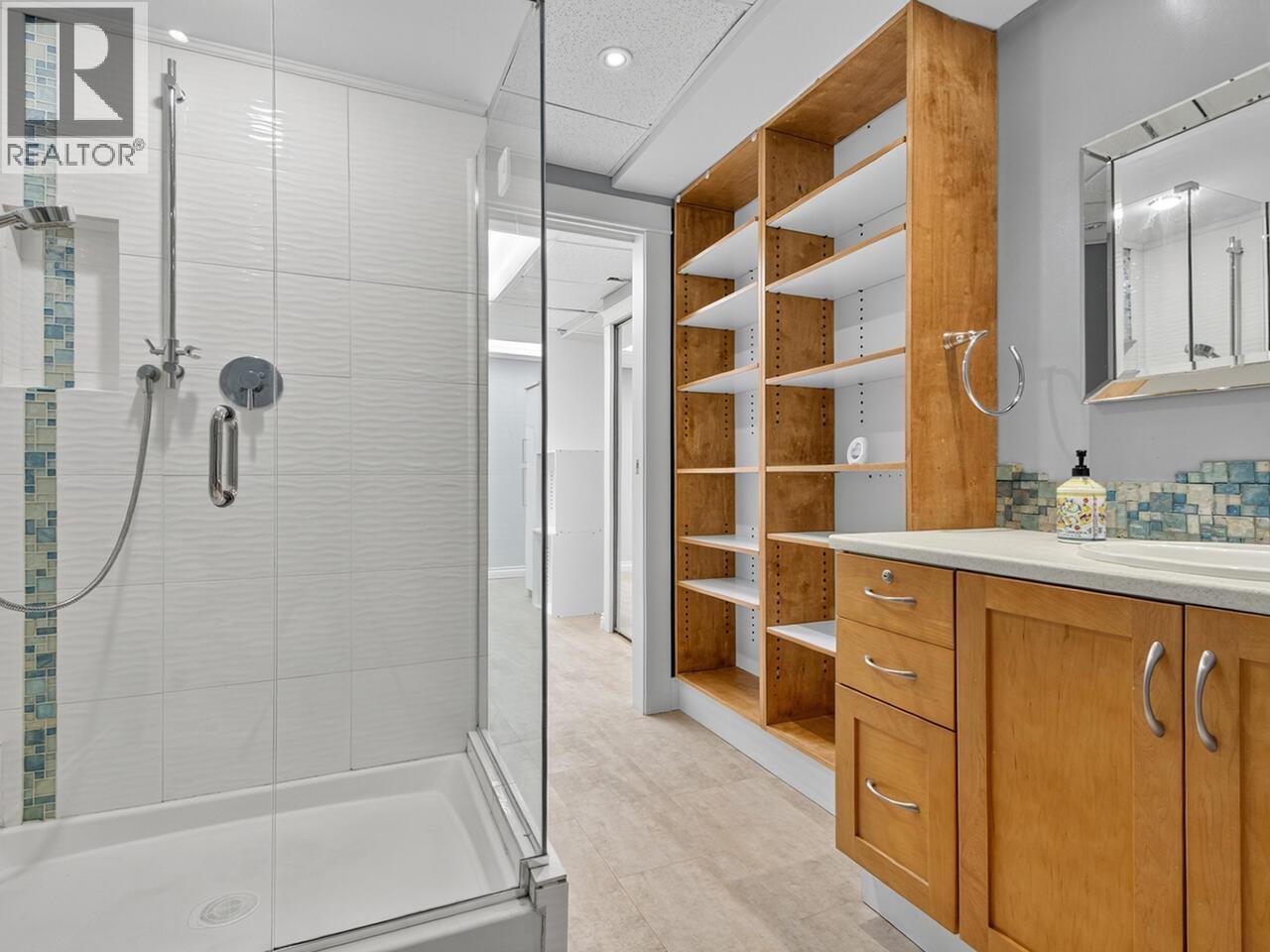 1052 Corona Crescent, Coquitlam, British Columbia  V3J 7J3 - Photo 28 - R3100766