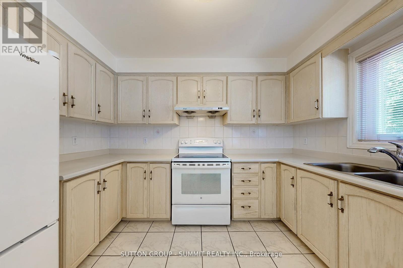 5525 Fleur-De-Lis, Mississauga, Ontario  L5R 2Z6 - Photo 9 - W12893820