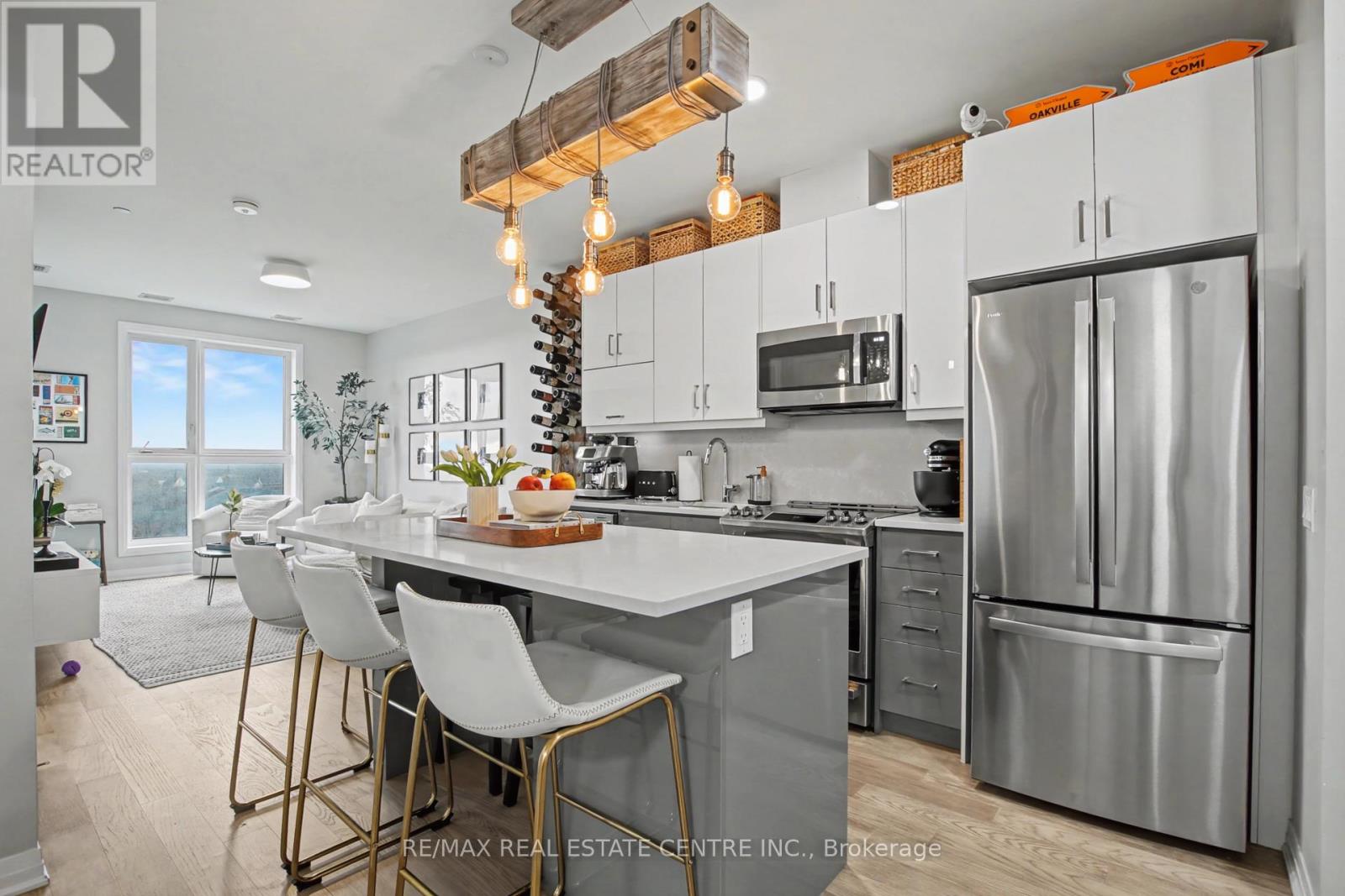 309 - 95 DUNDAS STREET W, Oakville, Ontario