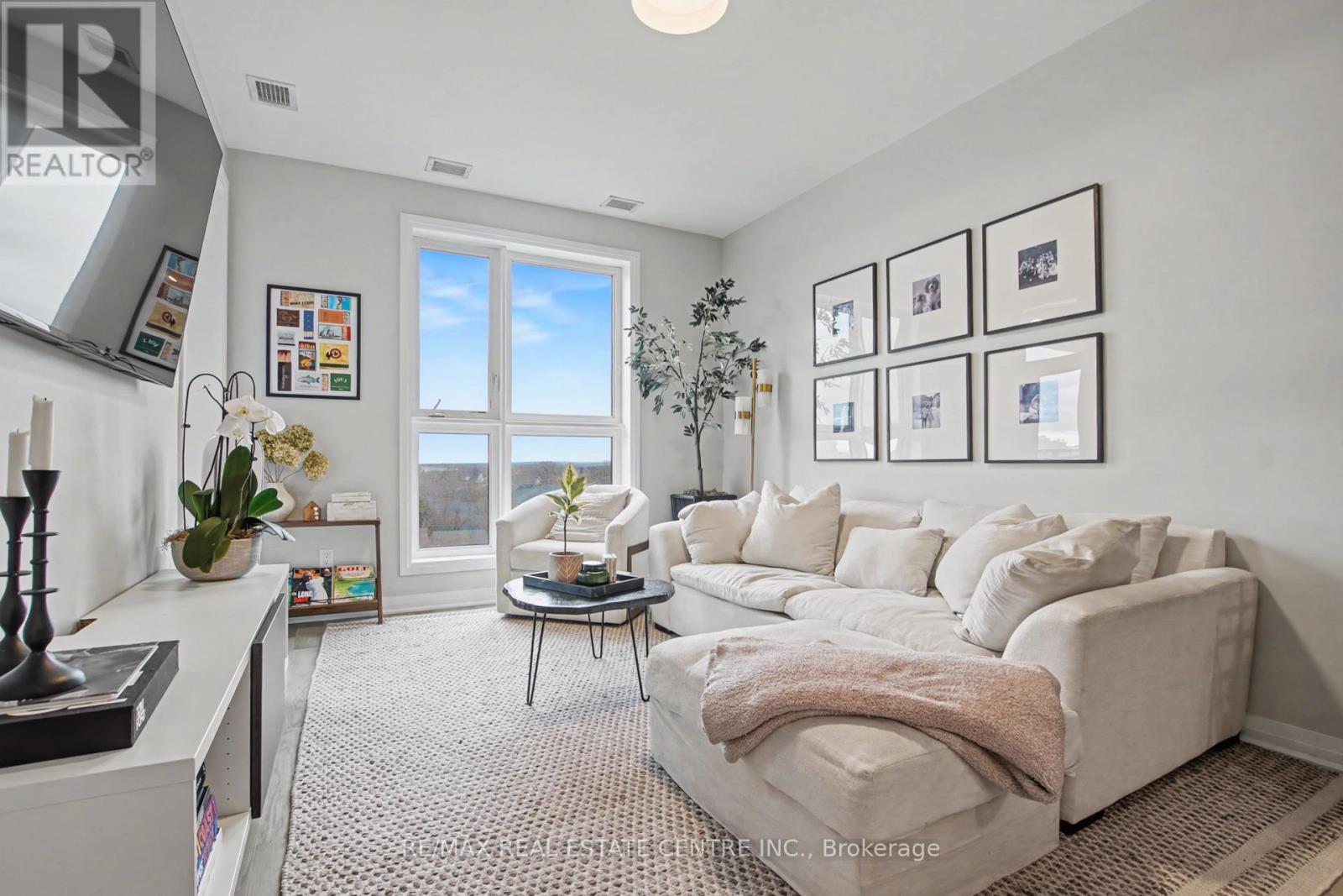 309 - 95 Dundas Street W, Oakville, Ontario  L6M 5N4 - Photo 10 - W12893834