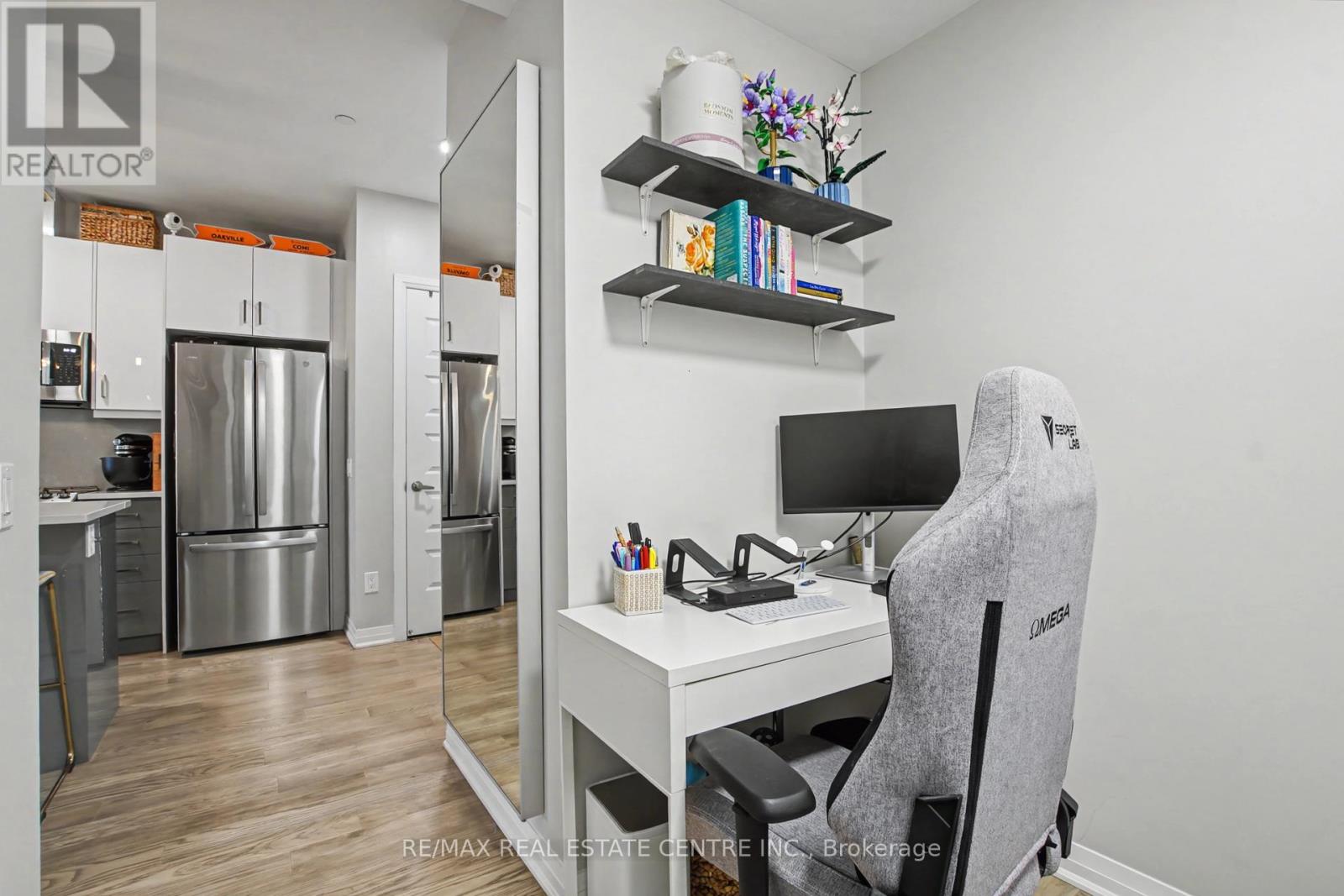 309 - 95 Dundas Street W, Oakville, Ontario  L6M 5N4 - Photo 14 - W12893834