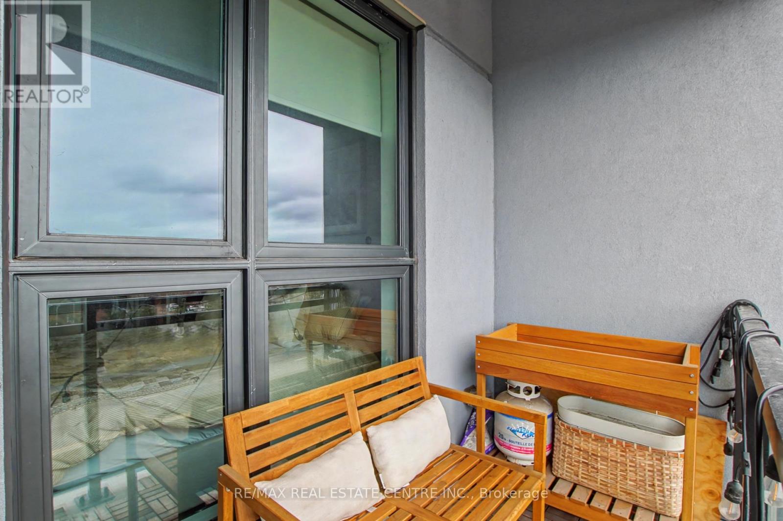 309 - 95 Dundas Street W, Oakville, Ontario  L6M 5N4 - Photo 16 - W12893834