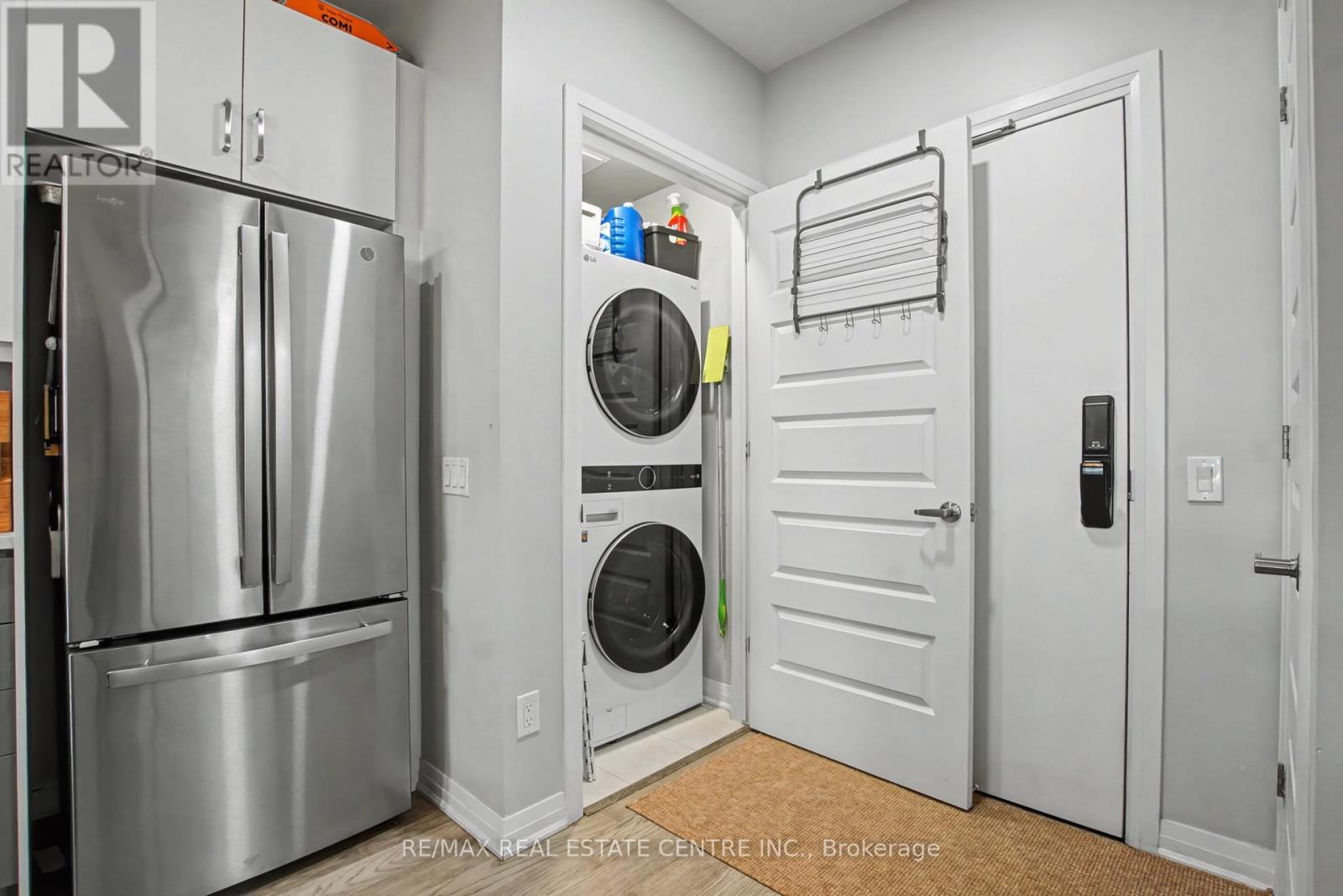 309 - 95 Dundas Street W, Oakville, Ontario  L6M 5N4 - Photo 17 - W12893834