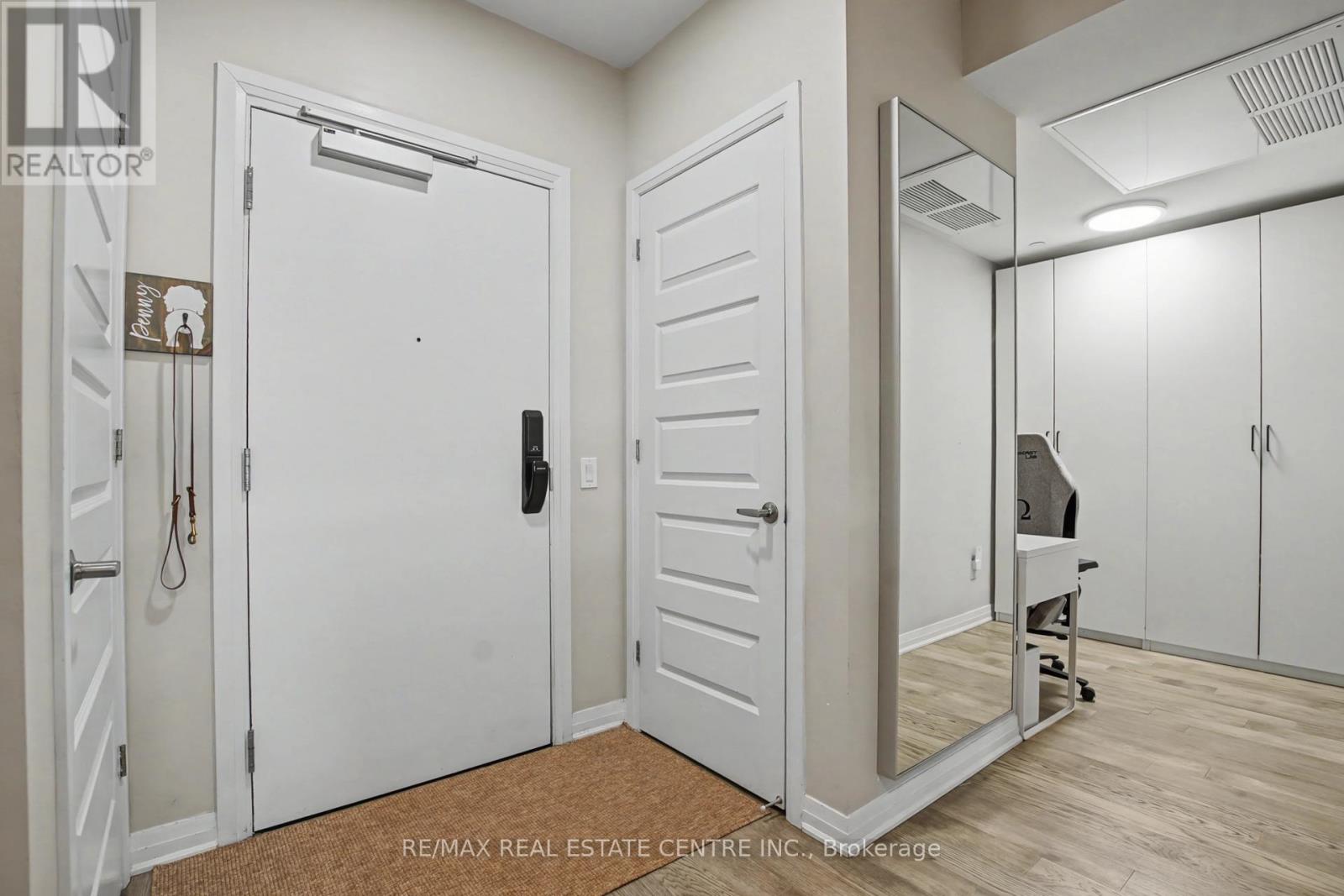 309 - 95 Dundas Street W, Oakville, Ontario  L6M 5N4 - Photo 18 - W12893834