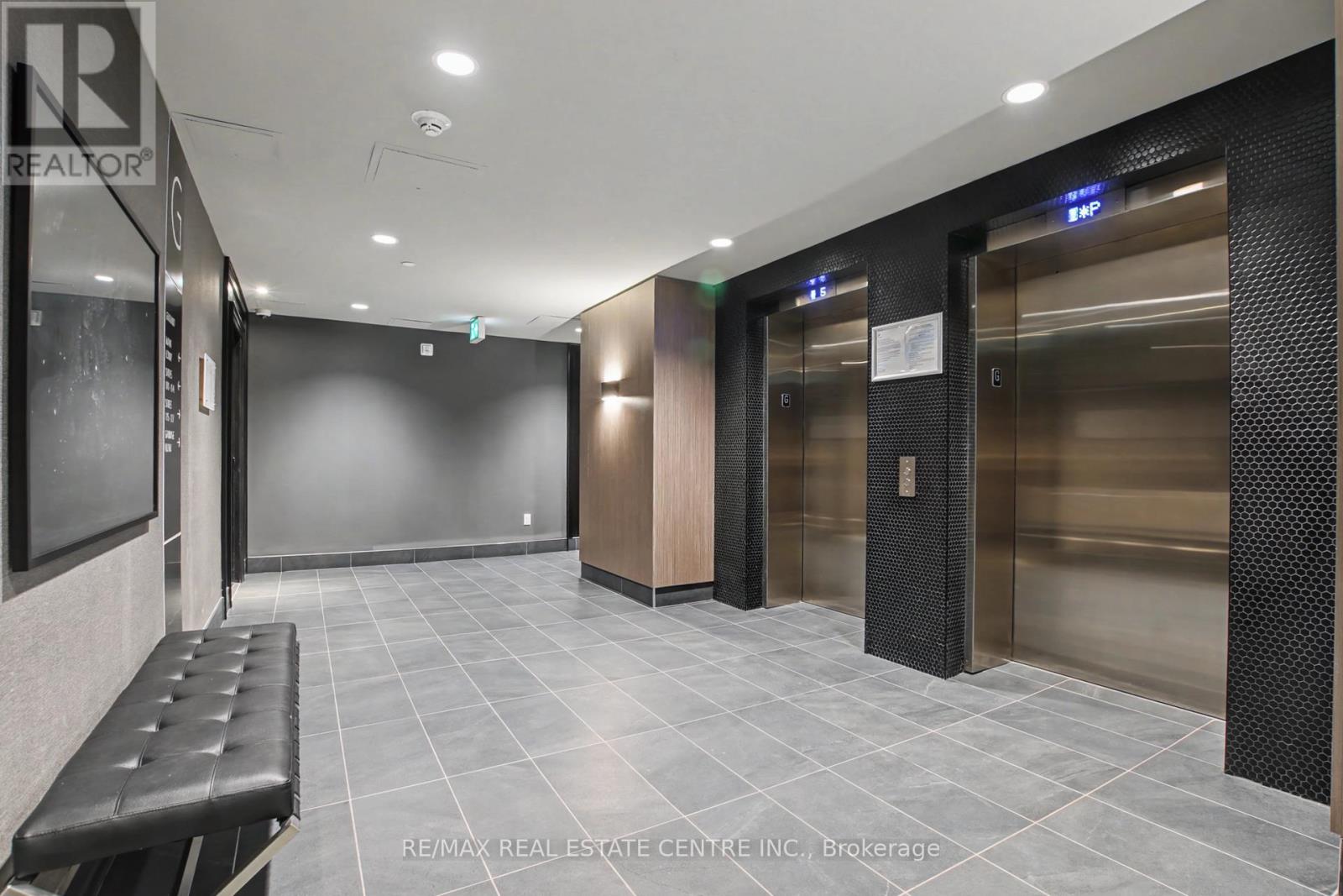 309 - 95 Dundas Street W, Oakville, Ontario  L6M 5N4 - Photo 33 - W12893834