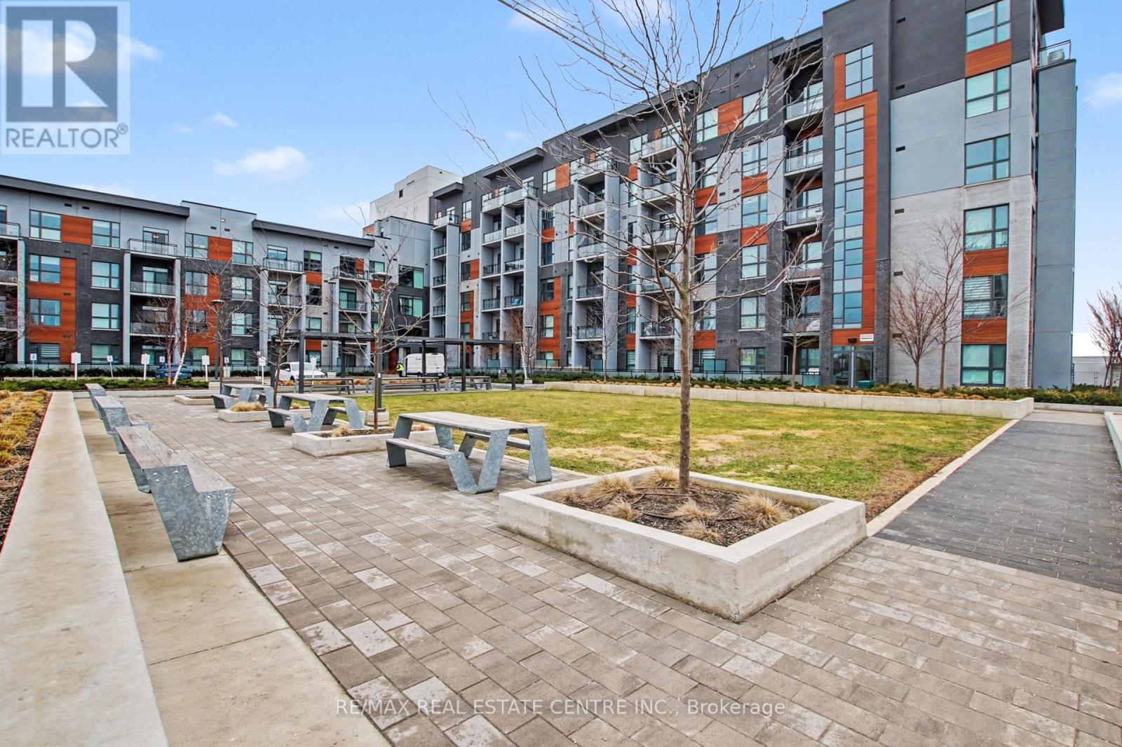 309 - 95 Dundas Street W, Oakville, Ontario  L6M 5N4 - Photo 38 - W12893834