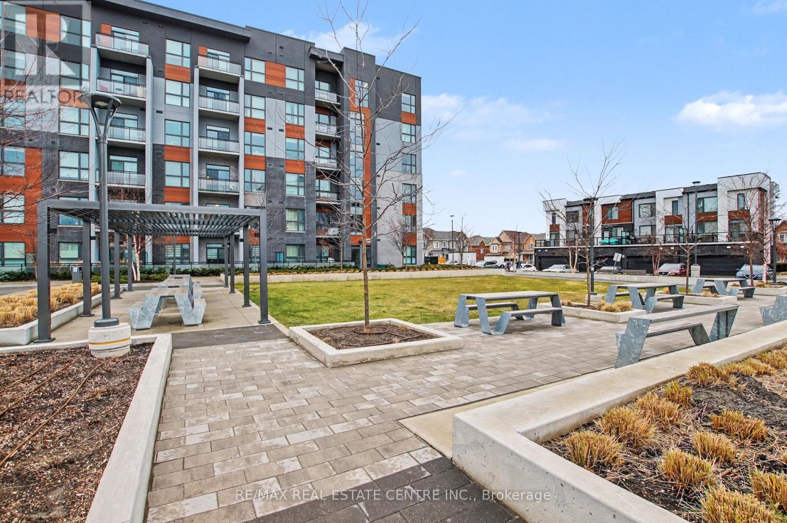 309 - 95 Dundas Street W, Oakville, Ontario  L6M 5N4 - Photo 39 - W12893834