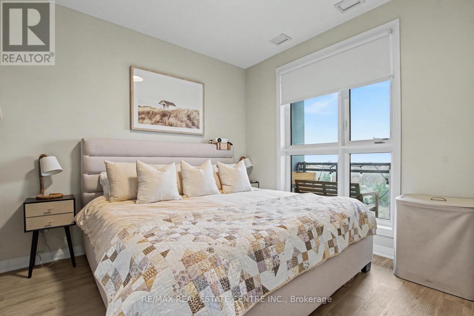 309 - 95 Dundas Street W, Oakville, Ontario  L6M 5N4 - Photo 5 - W12893834