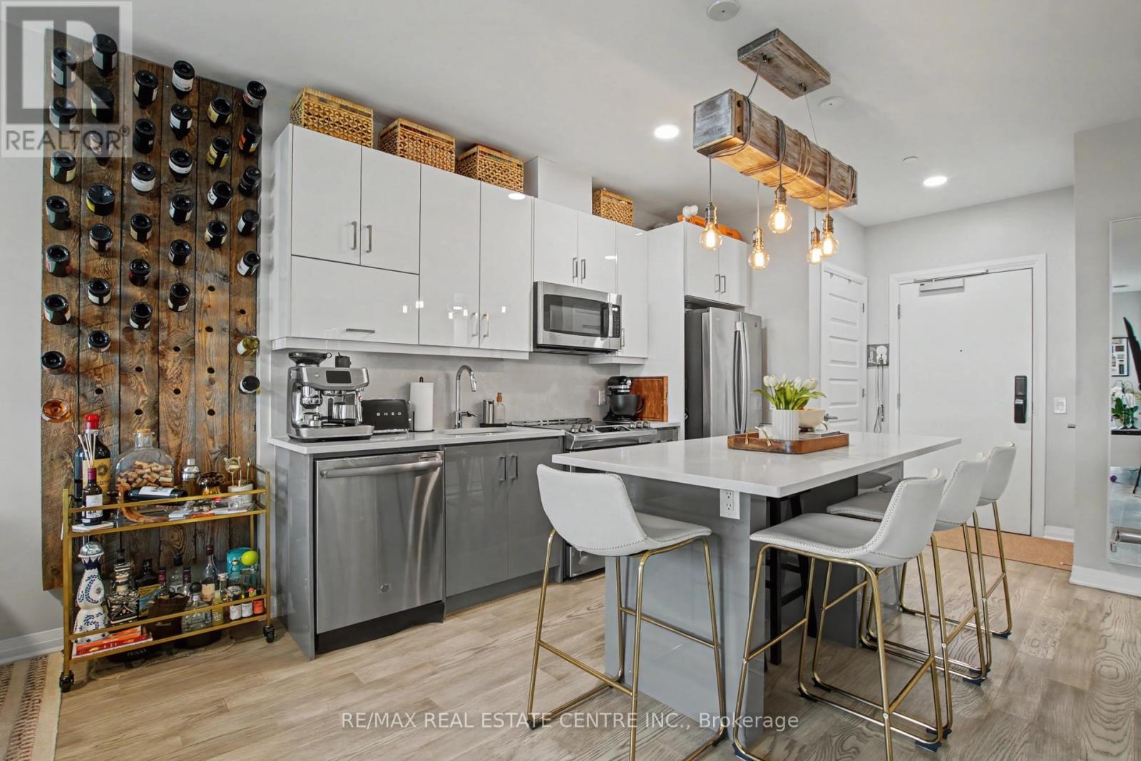 309 - 95 Dundas Street W, Oakville, Ontario  L6M 5N4 - Photo 8 - W12893834